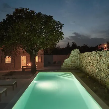 Semesterbostad Vasantina Kamena Kucica Mala Cista