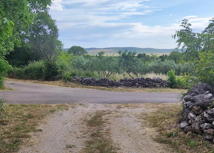 Vasantina Kamena Kucica בית נופש *