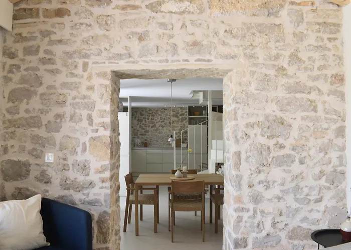 בית נופש Vasantina Kamena Kucica *